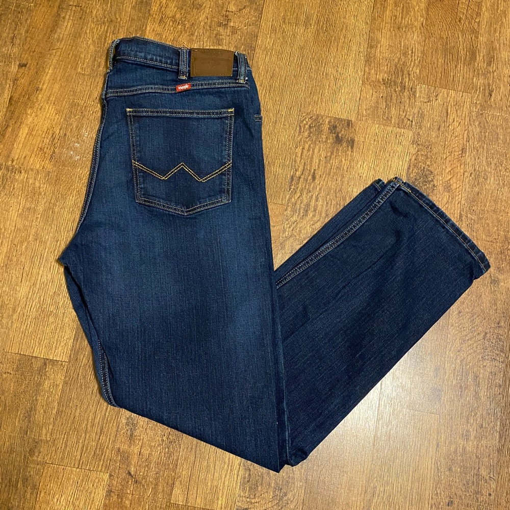 Men’s Wrangler Straight Fit Jeans size 36/32